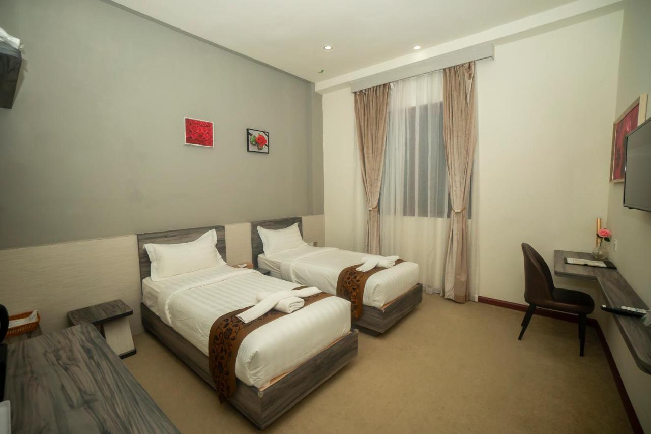 Green Rose Hotel Batam Exterior photo