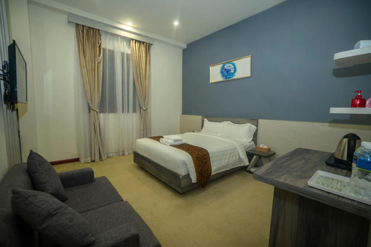 Green Rose Hotel Batam Exterior photo