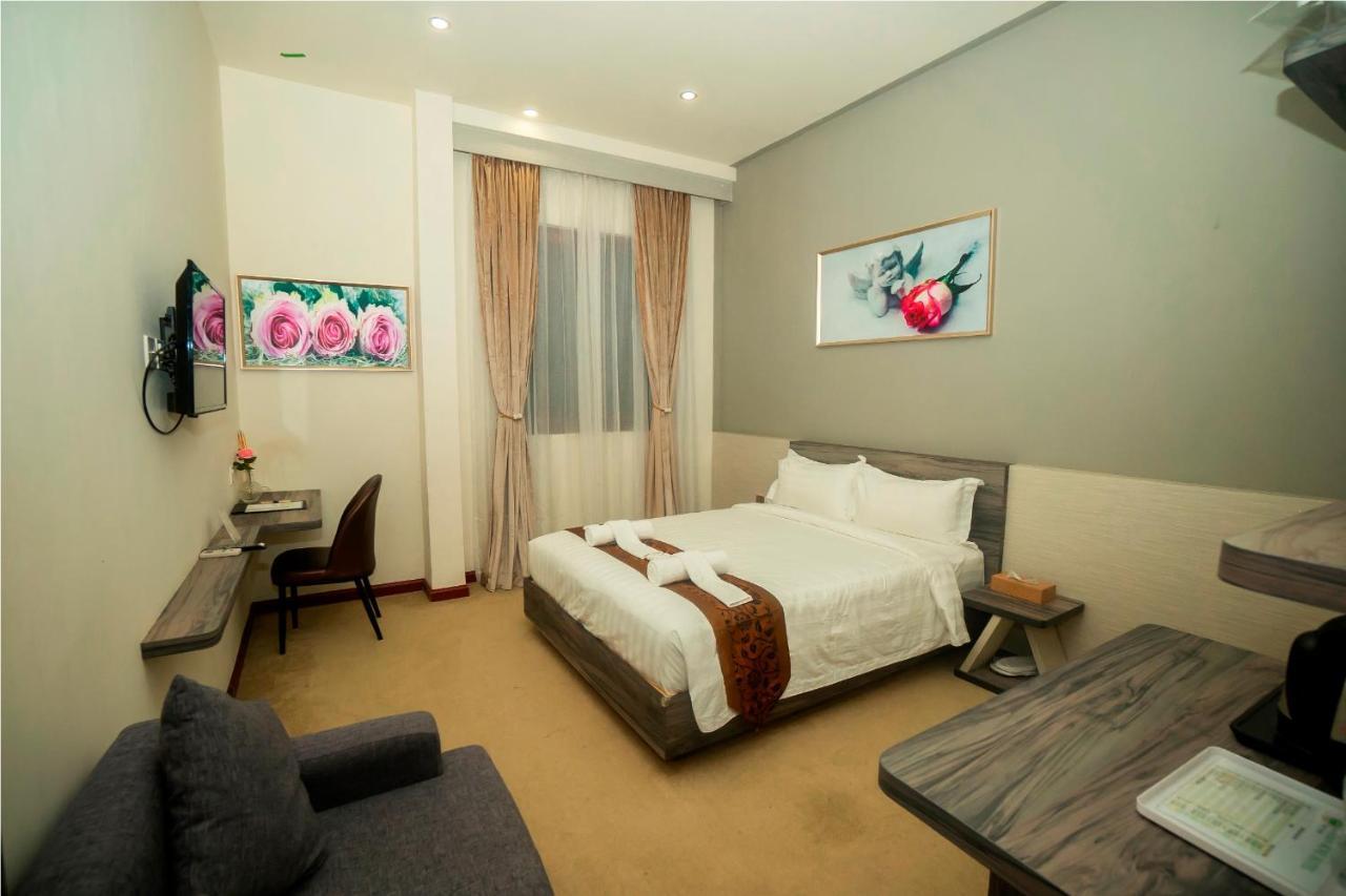 Green Rose Hotel Batam Exterior photo