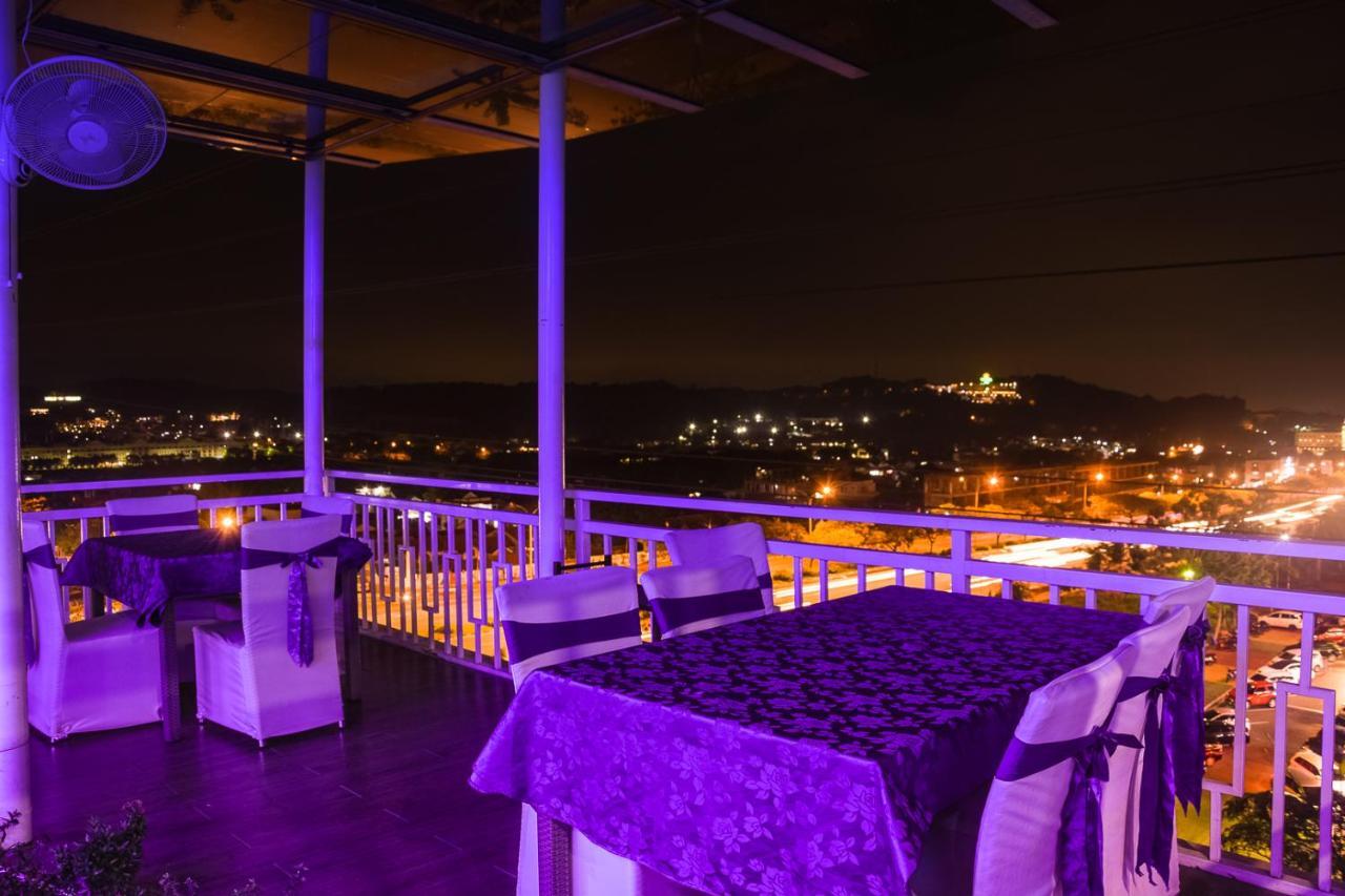 Green Rose Hotel Batam Exterior photo
